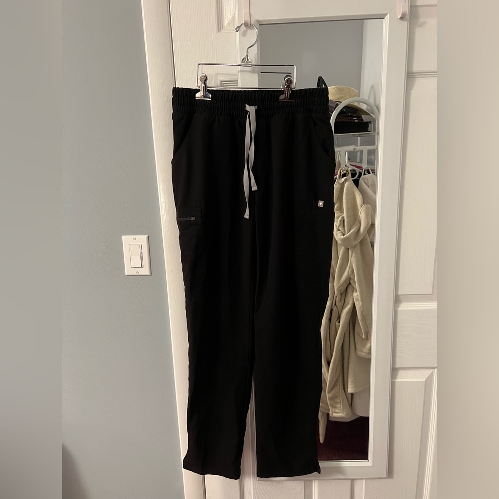 Figs Women’s Yola Pant - Size M, Black